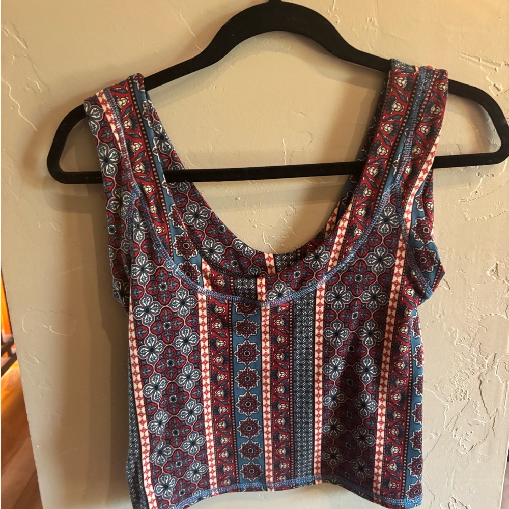 Women's Patterned Tank Top - Picture 4 of 6